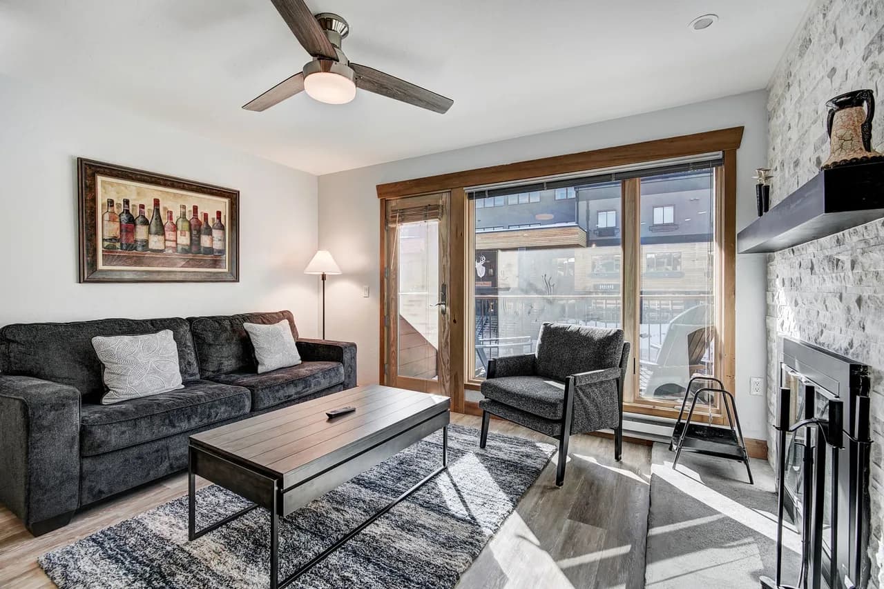 Cozy Balcony One Bedroom Retreat in Breckenridge photo 2