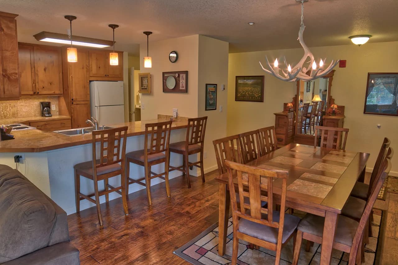 Charming Two Bedroom Villa in Gold Hill photo 2