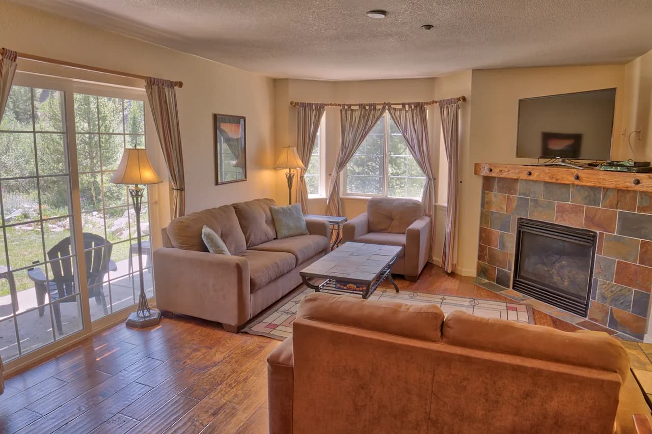 Charming Two Bedroom Villa in Gold Hill photo 4