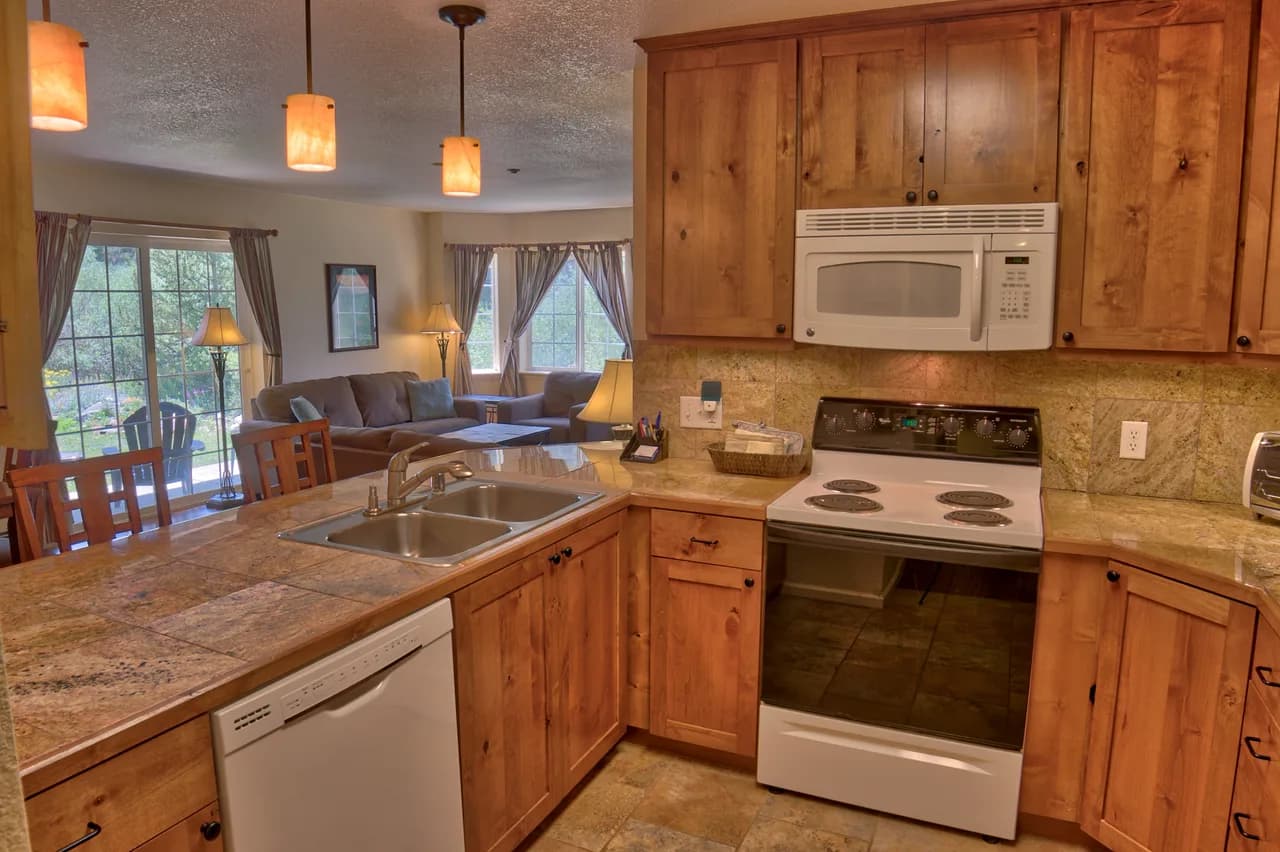 Charming Two Bedroom Villa in Gold Hill photo 5