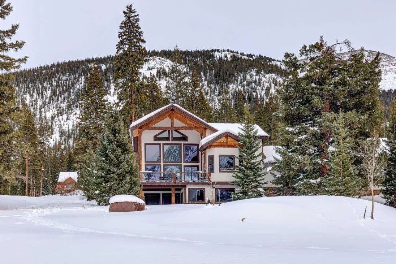 Spacious Five Bedroom Retreat in Blue River photo 3