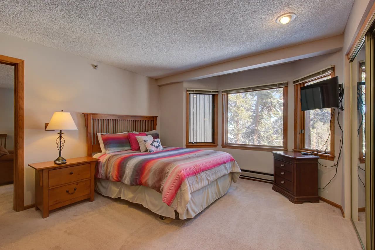 Modern Two Bedroom Retreat in Breckenridge photo 4