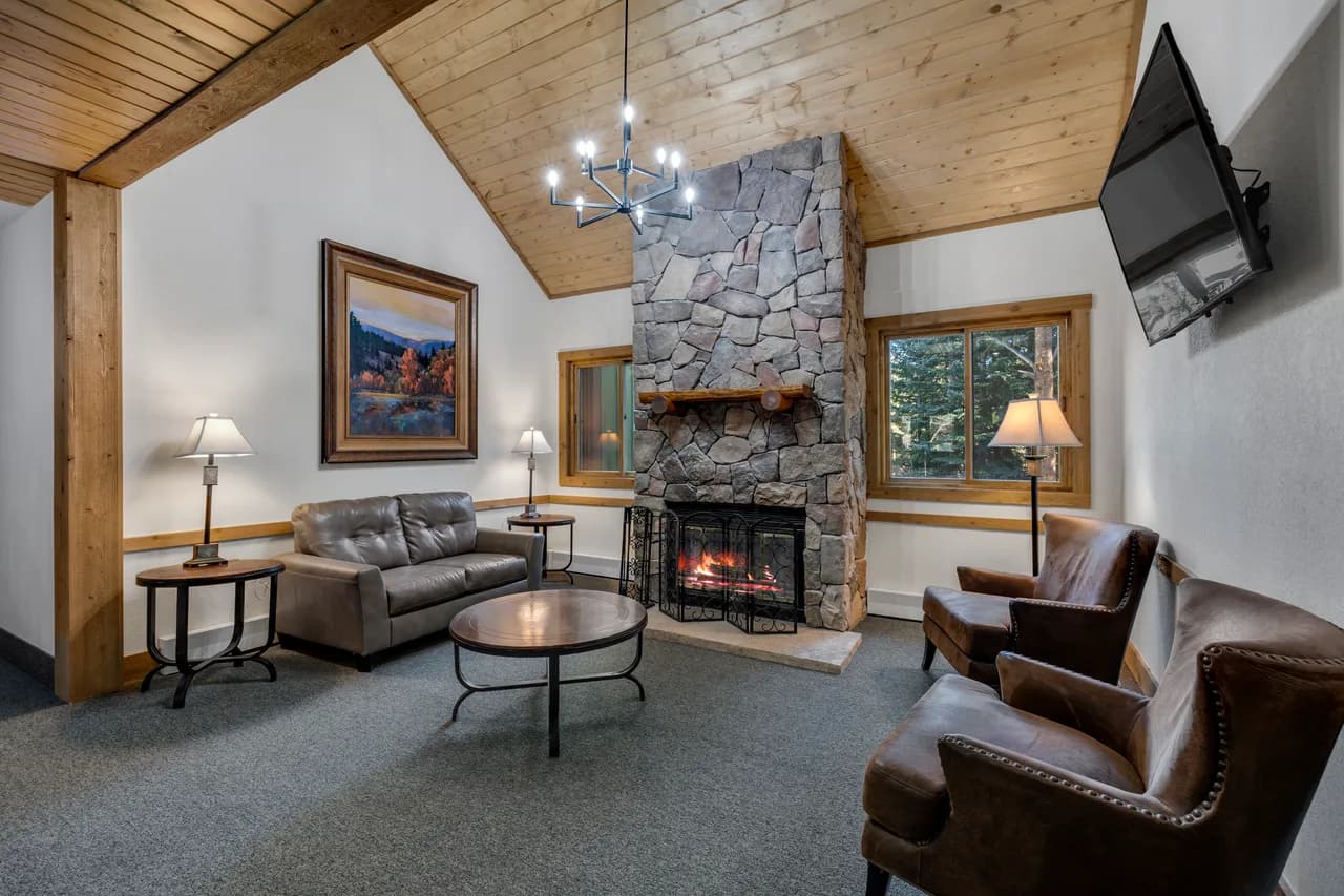 Cozy Balcony One Bedroom Suite in Breckenridge photo 5