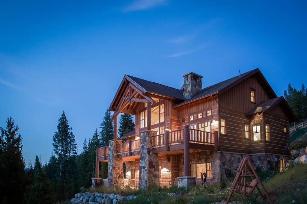 Mountain View Five Bedroom Villa in Silverthorne Colorado