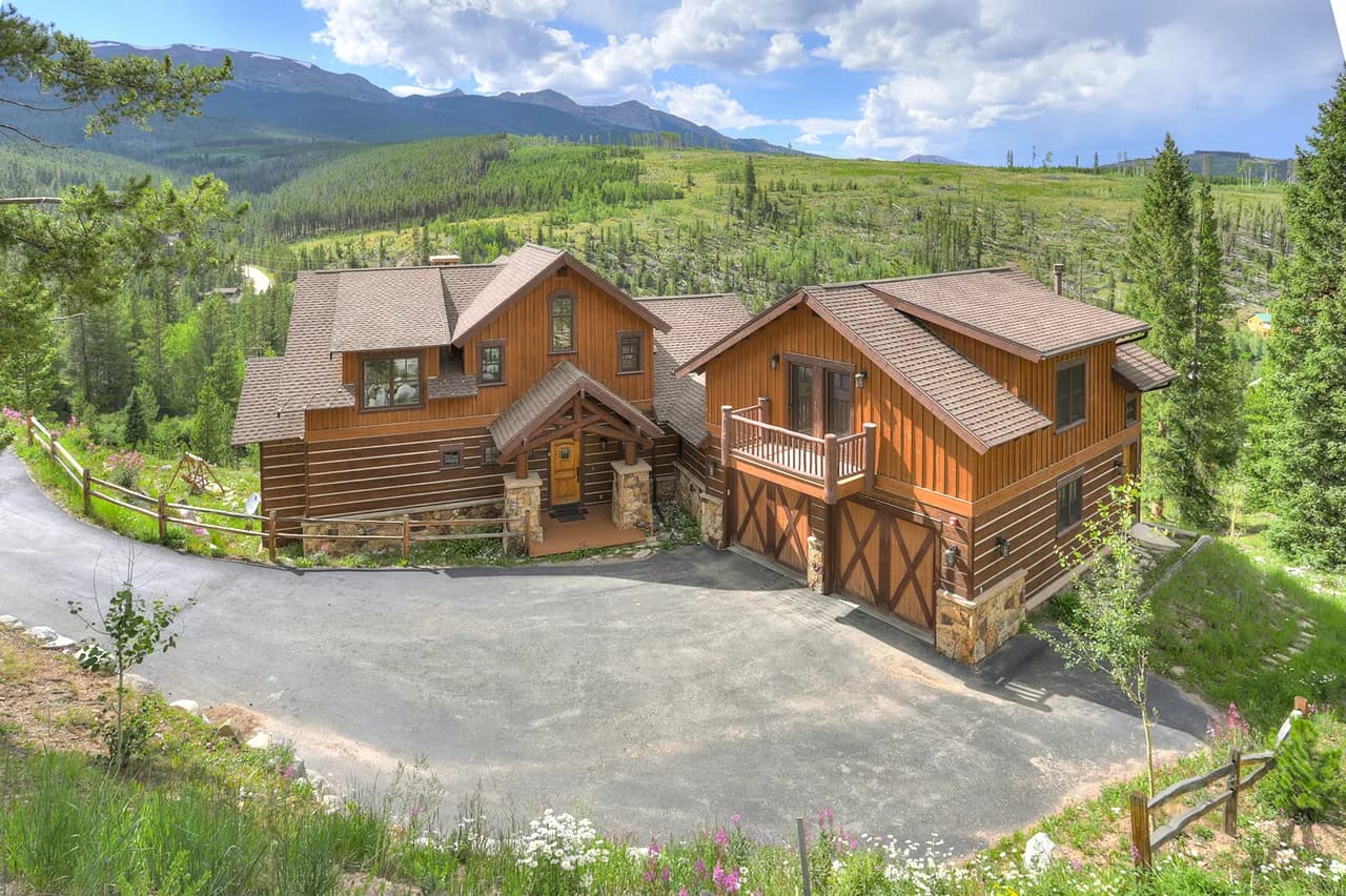 Mountain View Five Bedroom Villa in Silverthorne Colorado photo 2