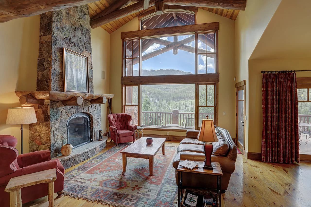 Mountain View Five Bedroom Villa in Silverthorne Colorado photo 4