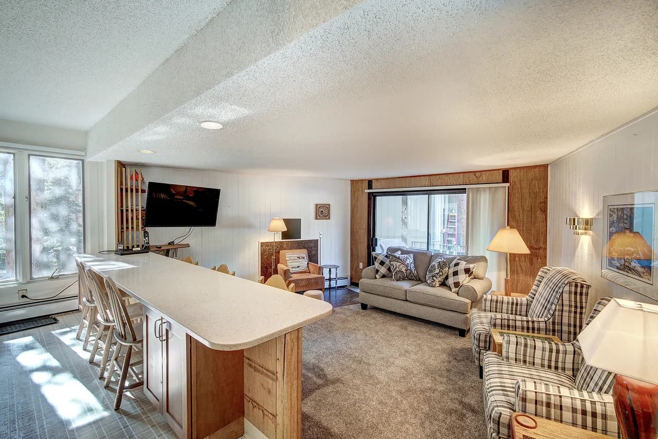 Balcony Two Bedroom Apartment in Breckenridge photo 3