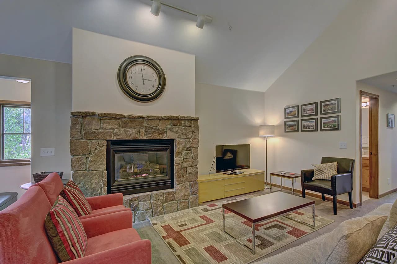 Mountain View Two Bedroom Retreat in Breckenridge photo 3