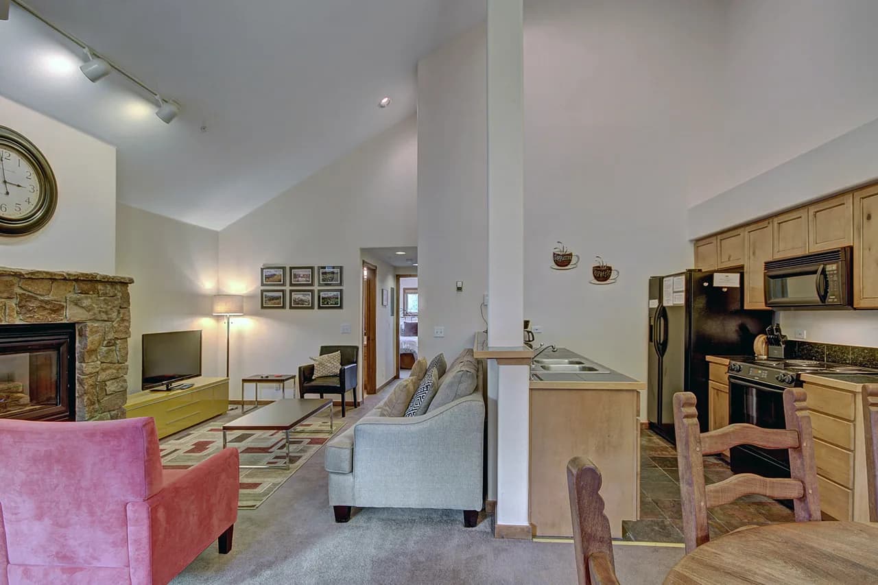 Mountain View Two Bedroom Retreat in Breckenridge photo 4