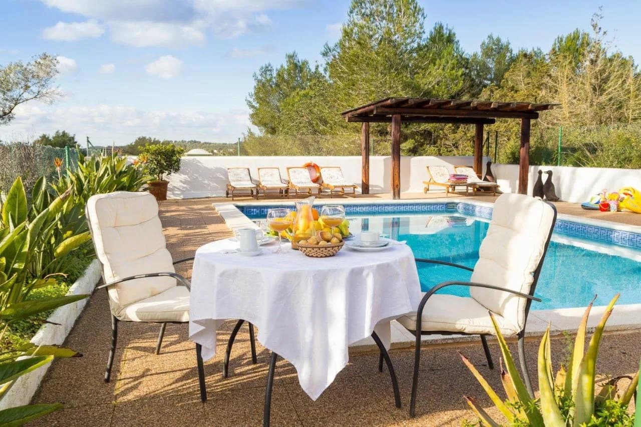 Poolside Four Bedroom Villa in Santa Gertrudis de Fruitera
