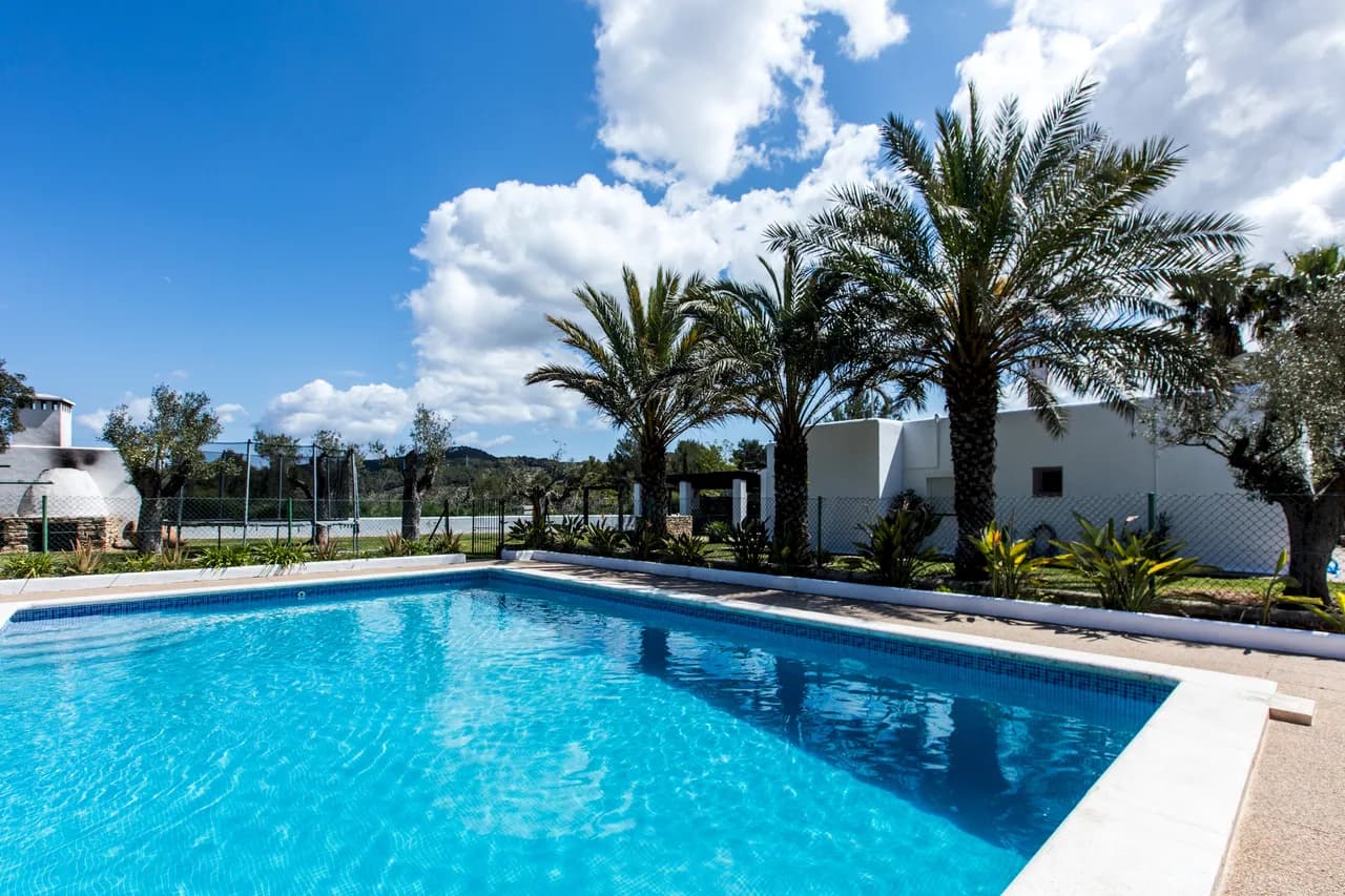 Poolside Four Bedroom Villa in Santa Gertrudis de Fruitera photo 4