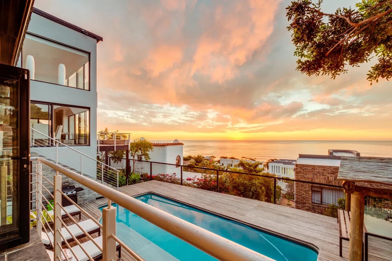 Sunset View Holiday Villa in Camps Bay, Cape Town photo 2