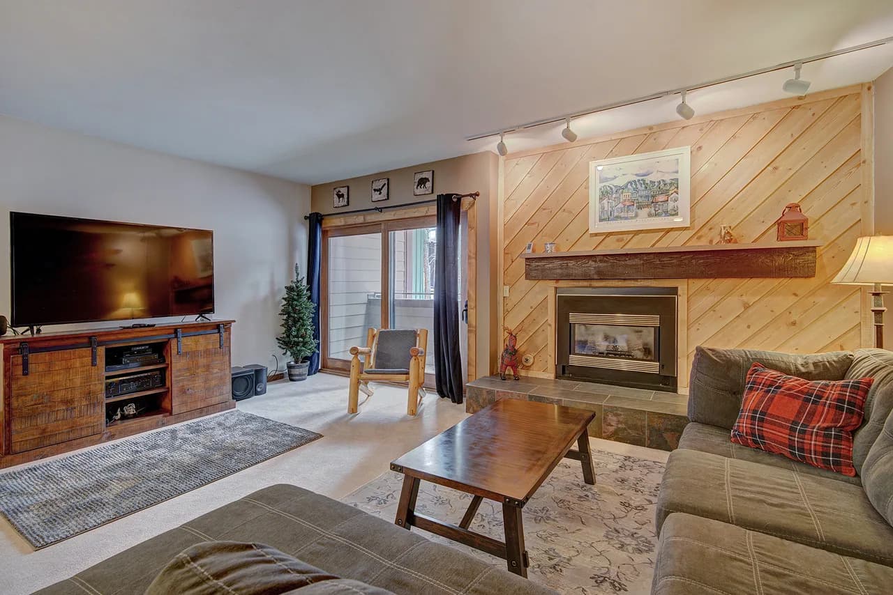 Balcony View Two Bedroom Apartment in Breckenridge photo 3
