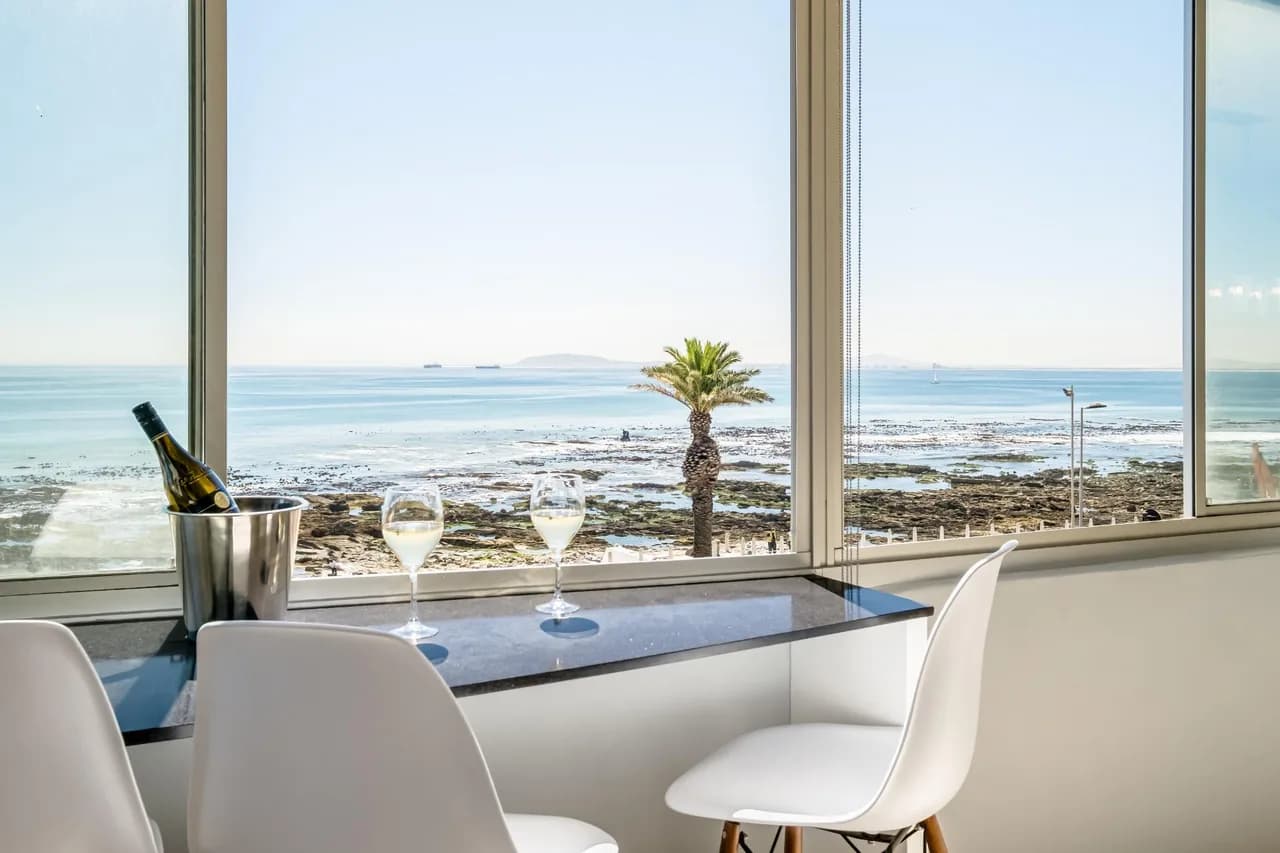 Ocean-View Two Bedroom Apartment in Cape Town