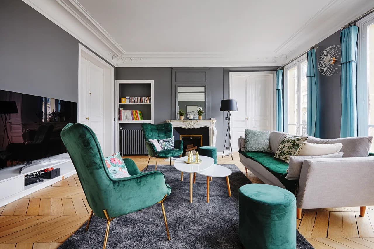 Elegant Four Bedroom Apartment in Paris photo 2