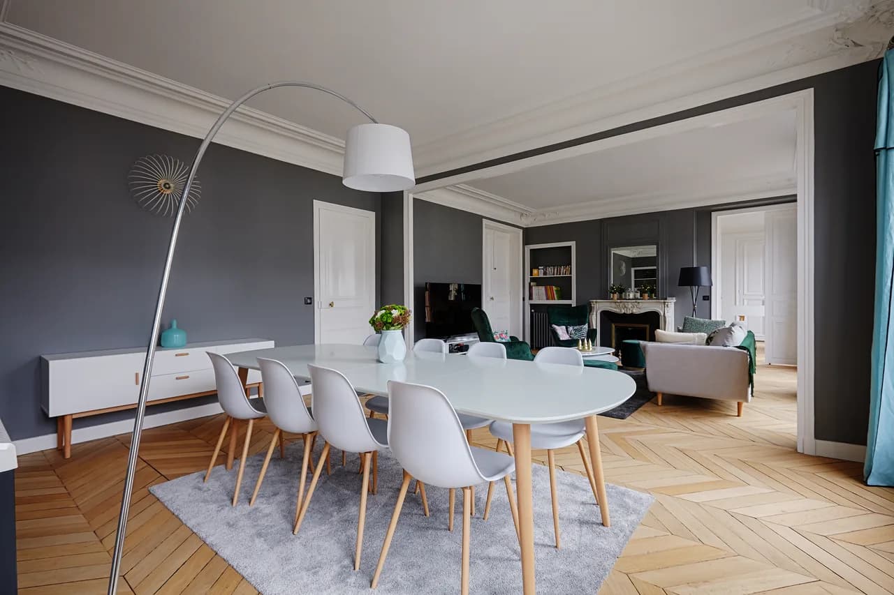 Elegant Four Bedroom Apartment in Paris photo 5
