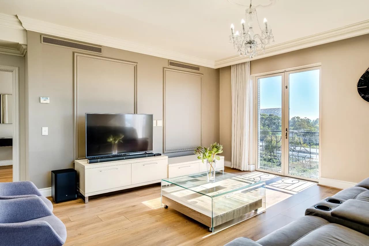 Modern Three Bedroom Apartment in Cape Town