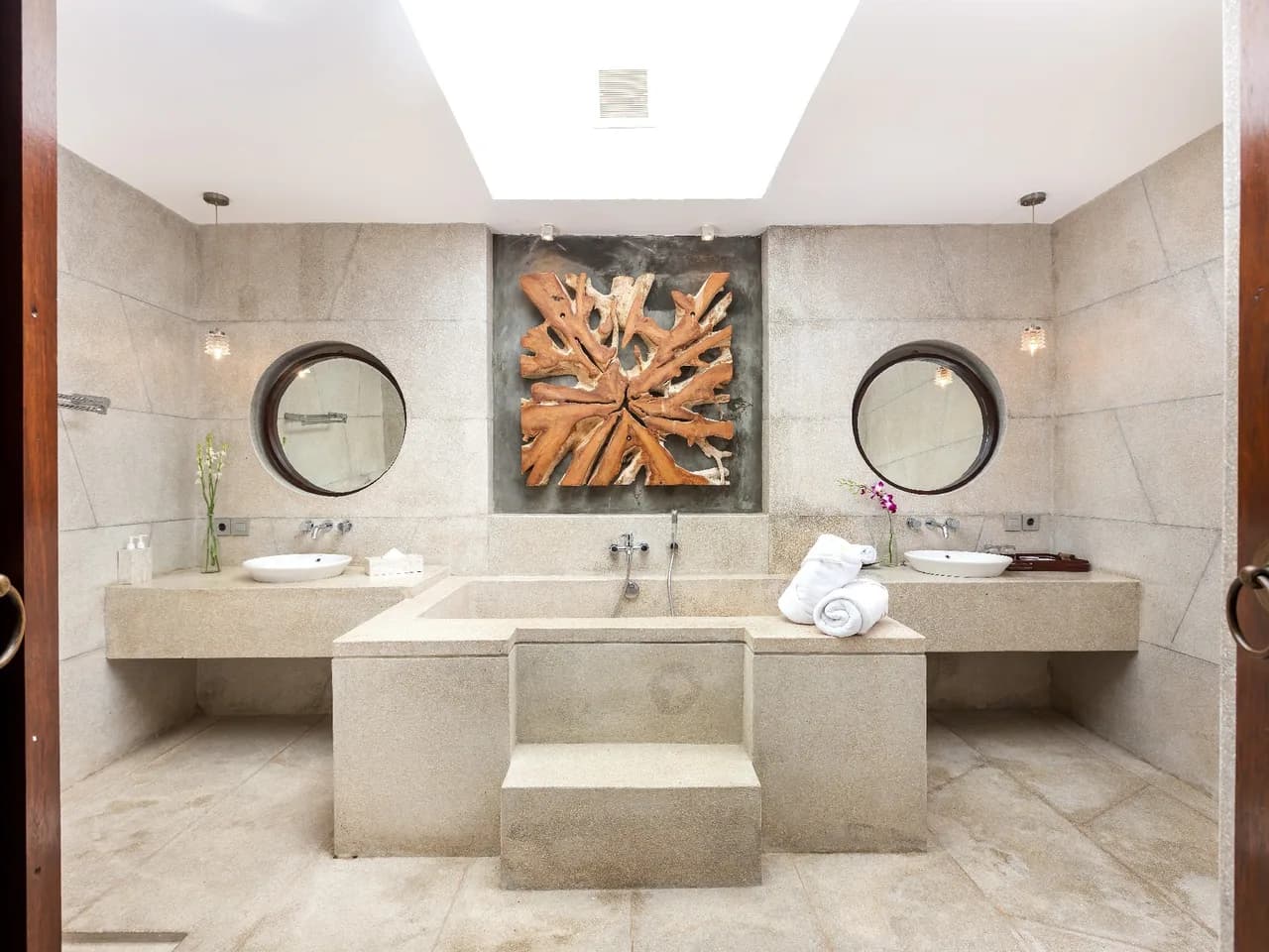 Modern Two Bedroom Villa with Pool in Seminyak Bali photo 4