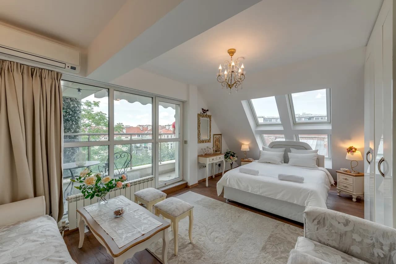 Sunny Studio with Terrace in City Centre