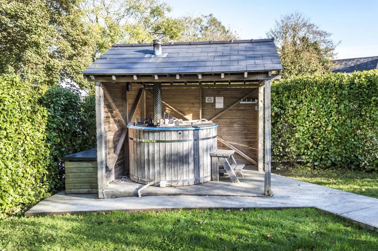 Converted Barn with Hot Tub in Penally photo 2