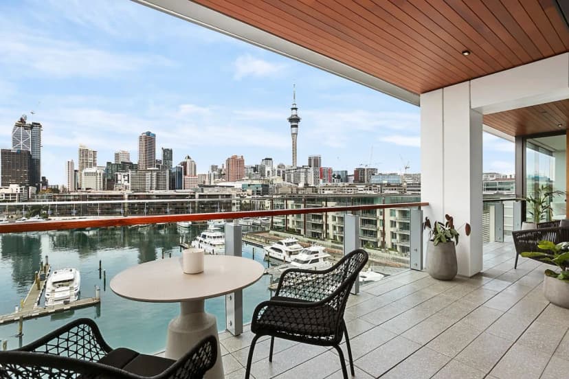 Harbourfront Three Bedroom Villa in Auckland