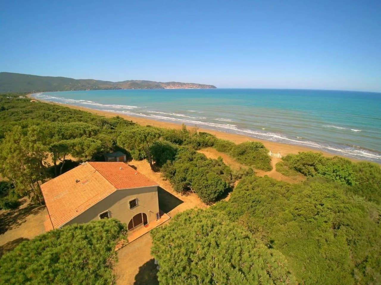 Coastal Two Bedroom Apartment in Giannella