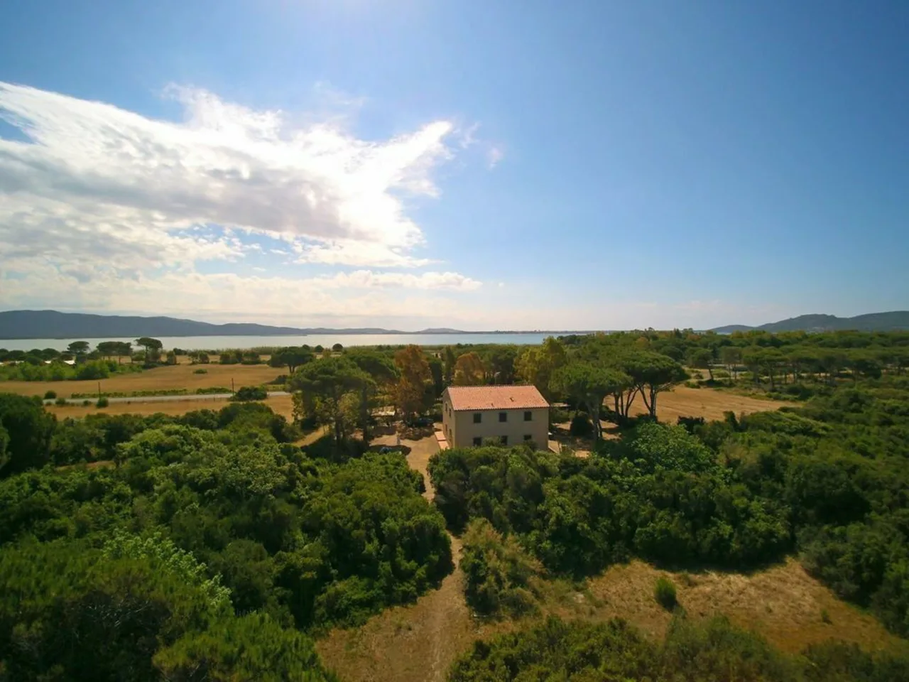 Coastal Two Bedroom Apartment in Giannella photo 3