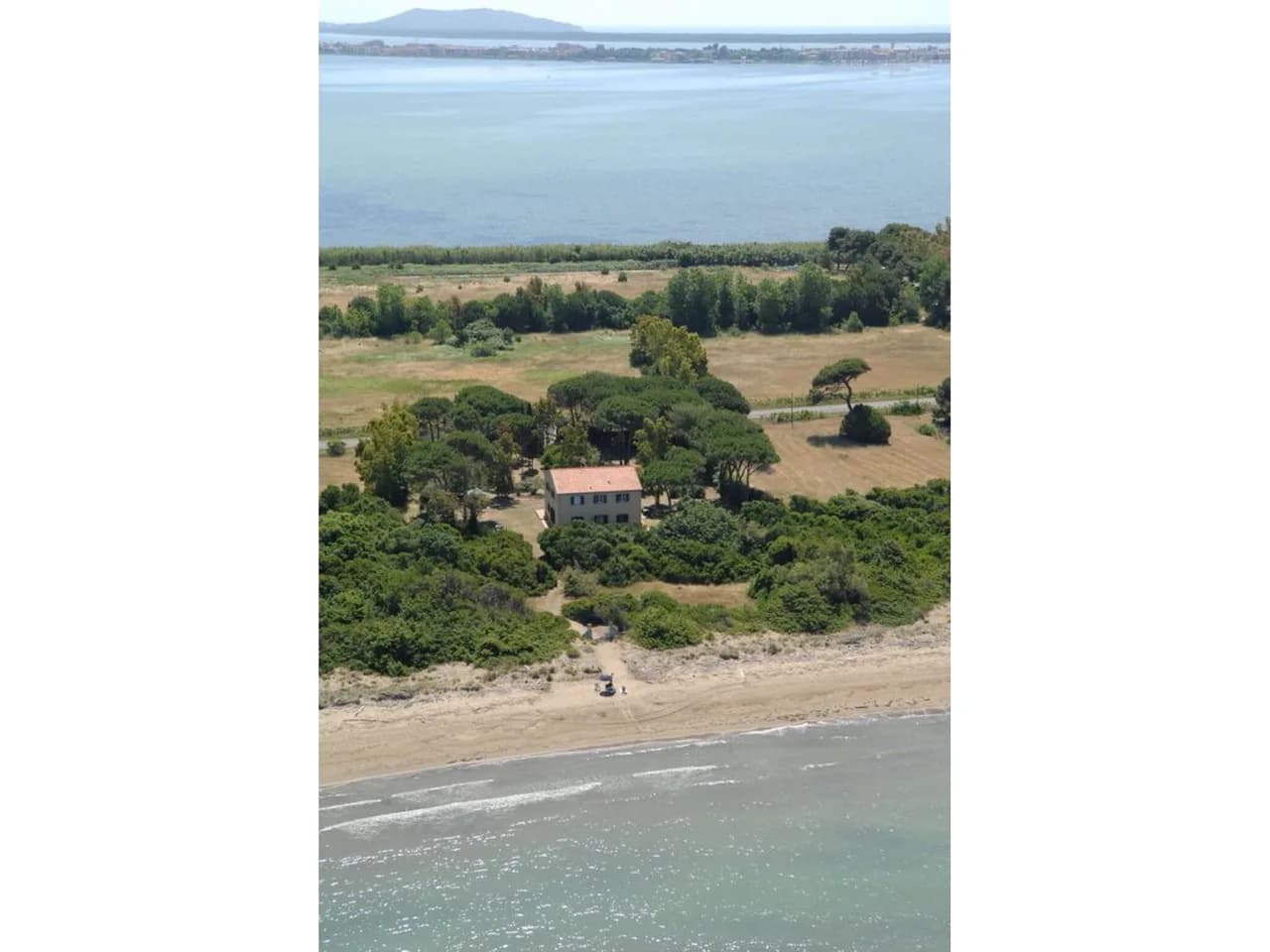 Coastal Two Bedroom Apartment in Giannella photo 5