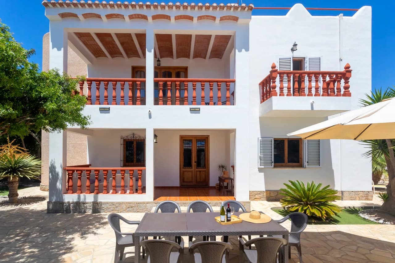 Spacious Six Bedroom Villa in Sant Jordi de Ses Salines photo 5