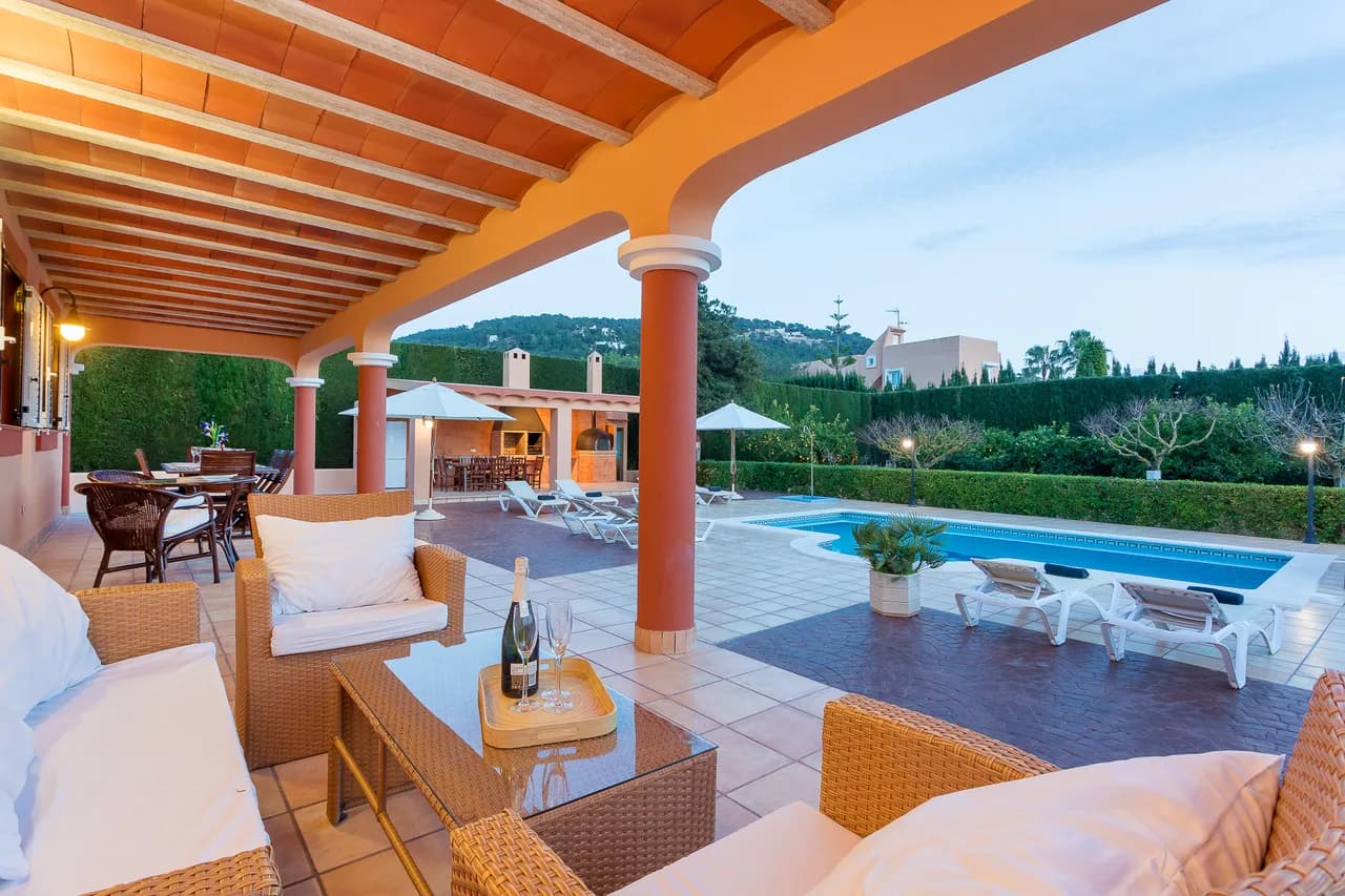 Spacious Six Bedroom Villa in Can Besso, Ibiza photo 3