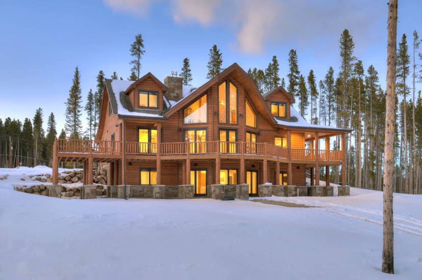 Elegant Retreat with Balcony in Breckenridge