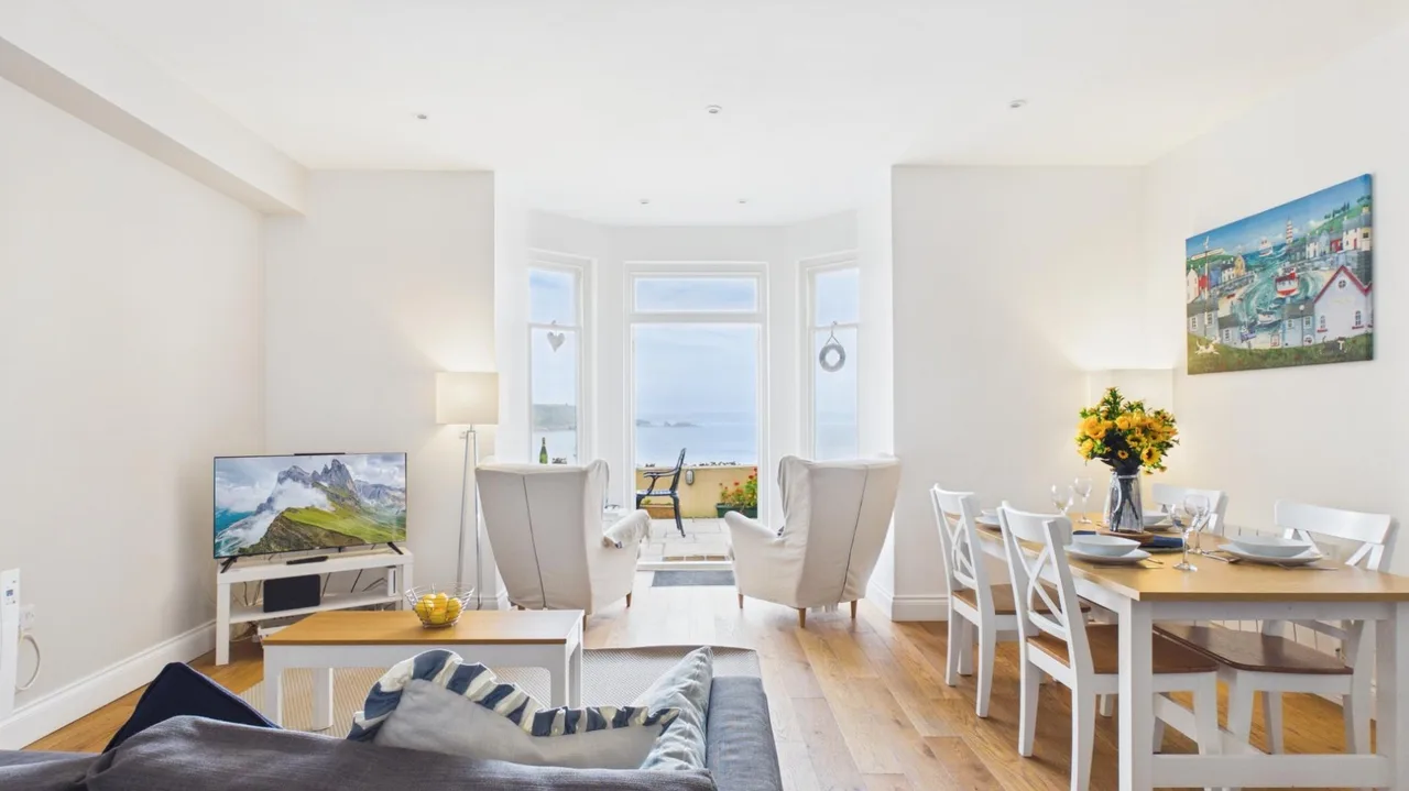 Seaview Two Bedroom Apartment in Tenby photo 2