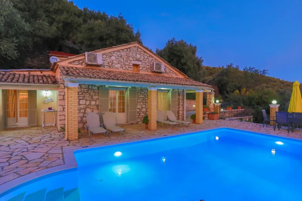 Sea View Two Bedroom Villa in Katavolos photo 3