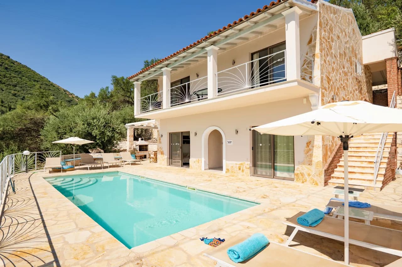 Panoramic View Villa in Kentroma