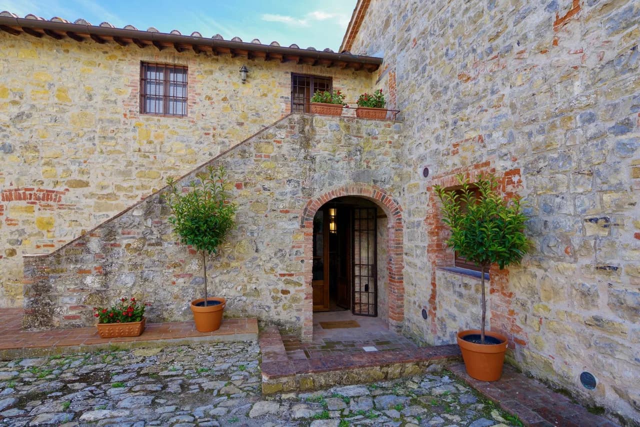 Charming Three Bedroom Villa in San Gusme photo 4