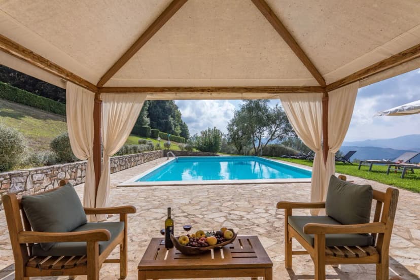 Terrace-Style Three Bedroom Villa in Tuscany
