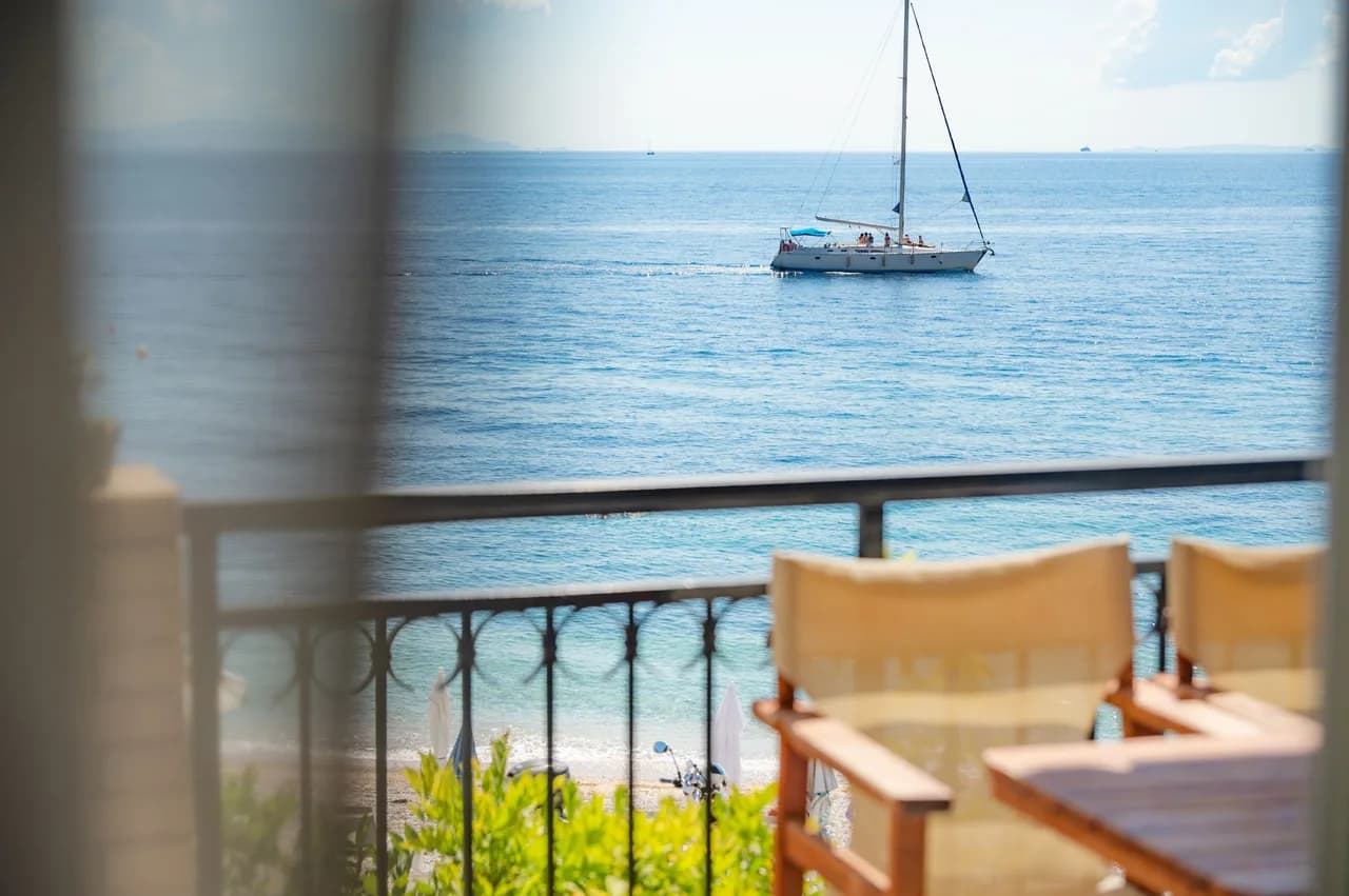 Beachfront One Bedroom Apartment in Katavolos photo 3