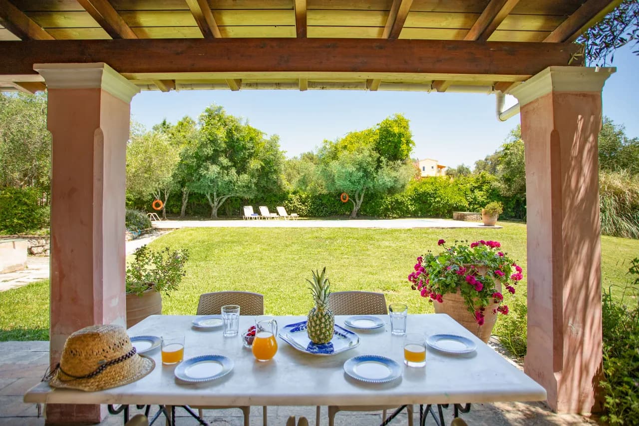 Charming Garden Villa in Poulades photo 2