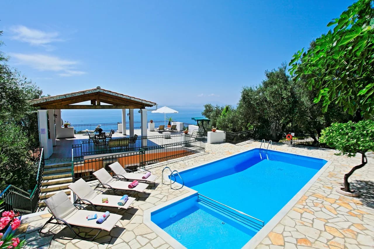 Elegant Balcony Villa in Katavolos, Corfu photo 2