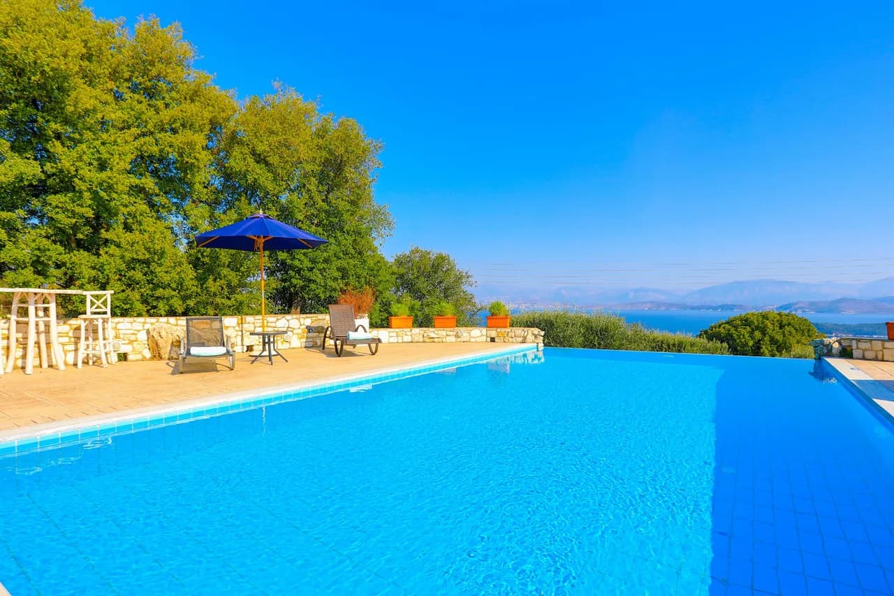 Charming Five-Bedroom Villa in Lithiasmenos