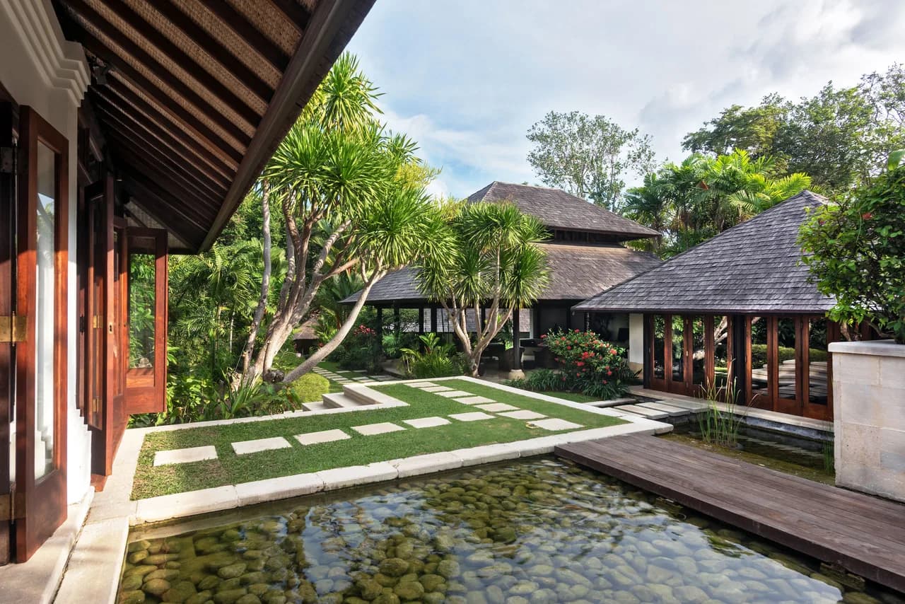 Terrace Three-Bedroom Villa in Pererenan photo 3