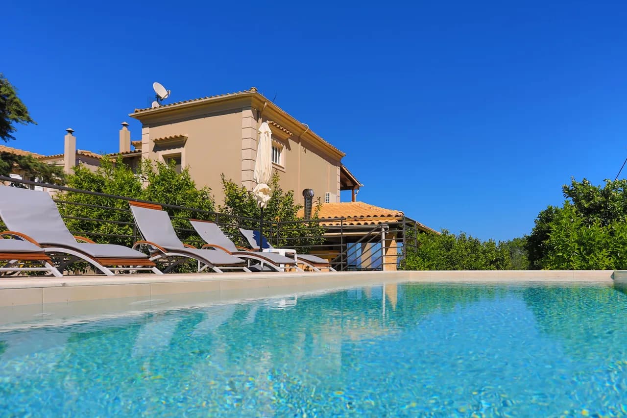 Charming Two Bedroom Villa in Kato Korakiana photo 4