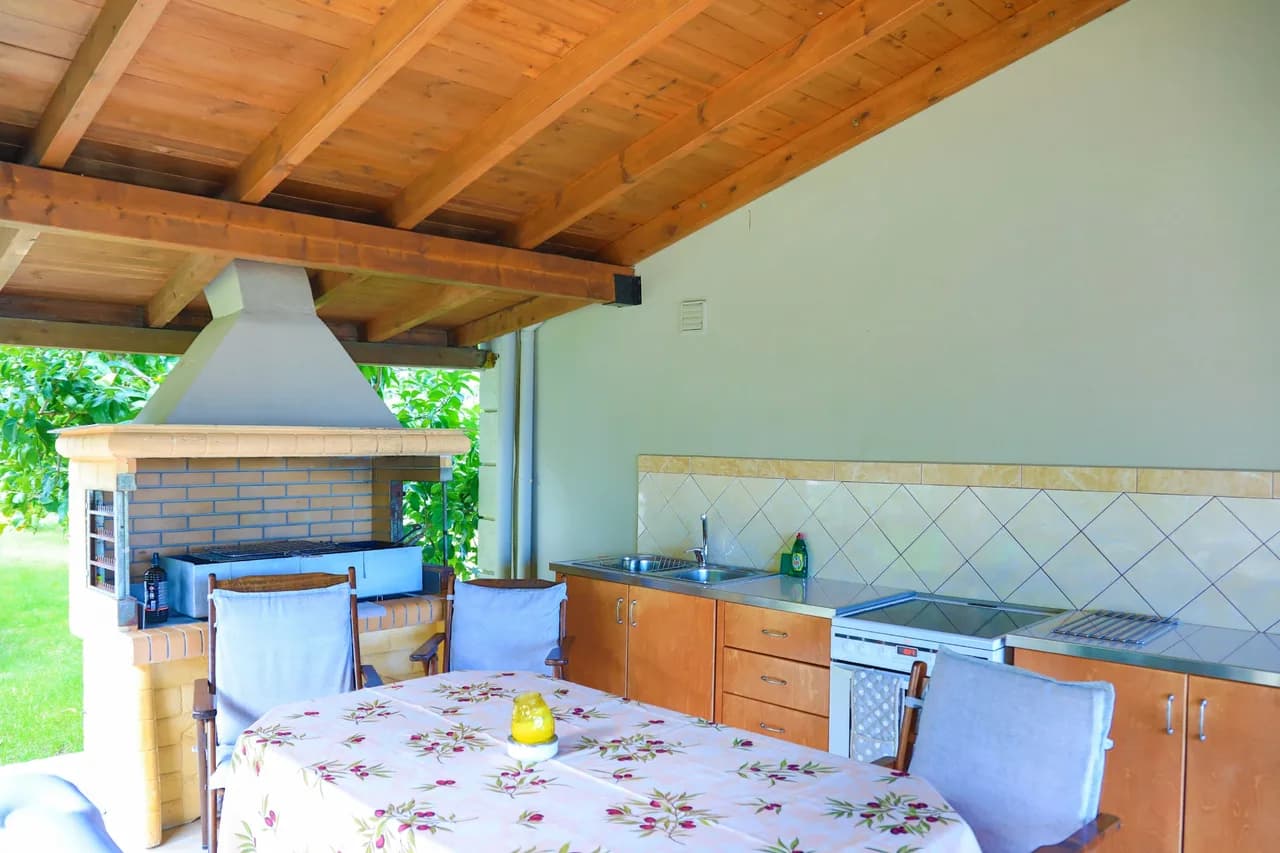 Charming Two Bedroom Villa in Kato Korakiana photo 5