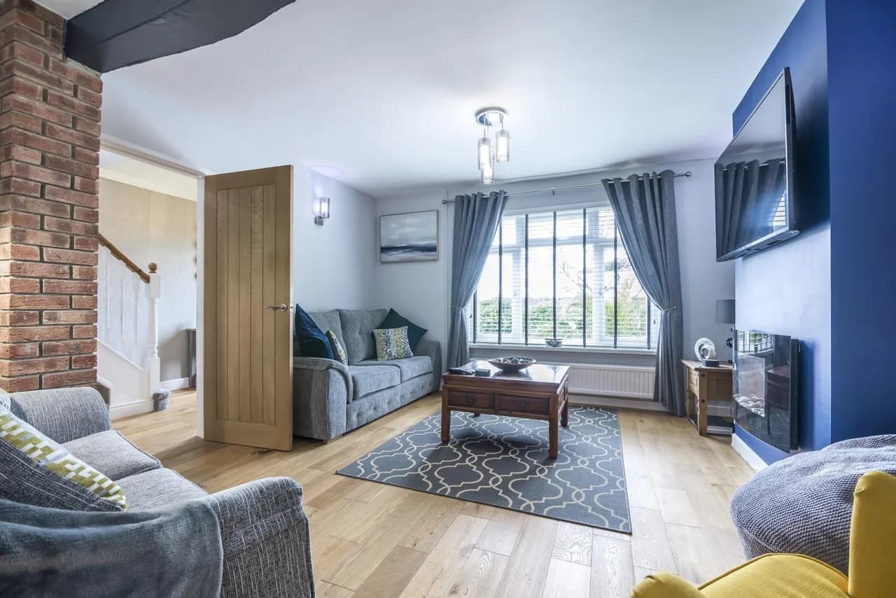 Centrally Located Four Bedroom House in Tenby photo 2