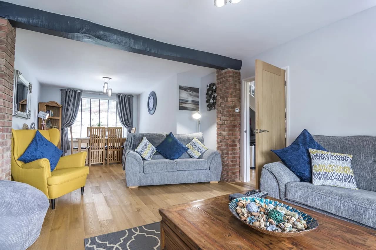 Centrally Located Four Bedroom House in Tenby photo 5