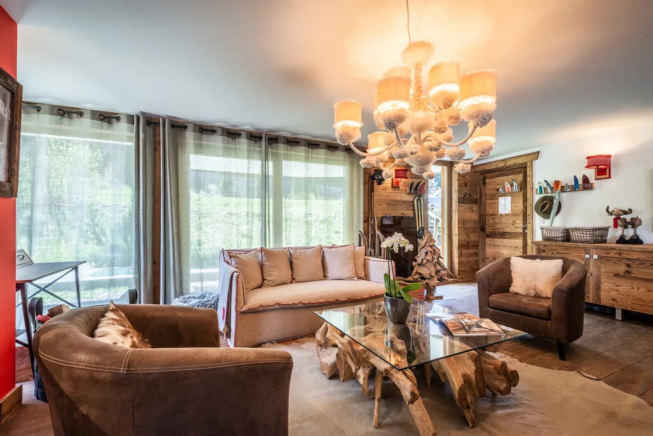 Chalet-Style Five Bedroom Apartment in Courchevel photo 3