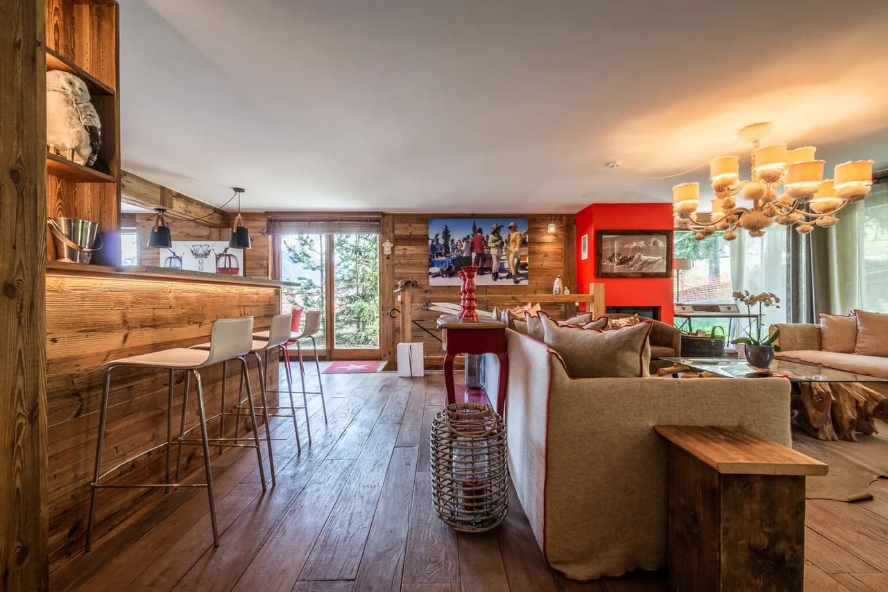 Chalet-Style Five Bedroom Apartment in Courchevel photo 4