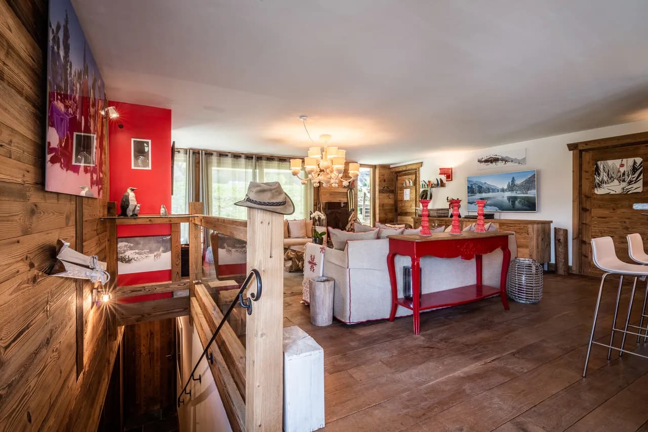 Chalet-Style Five Bedroom Apartment in Courchevel photo 5