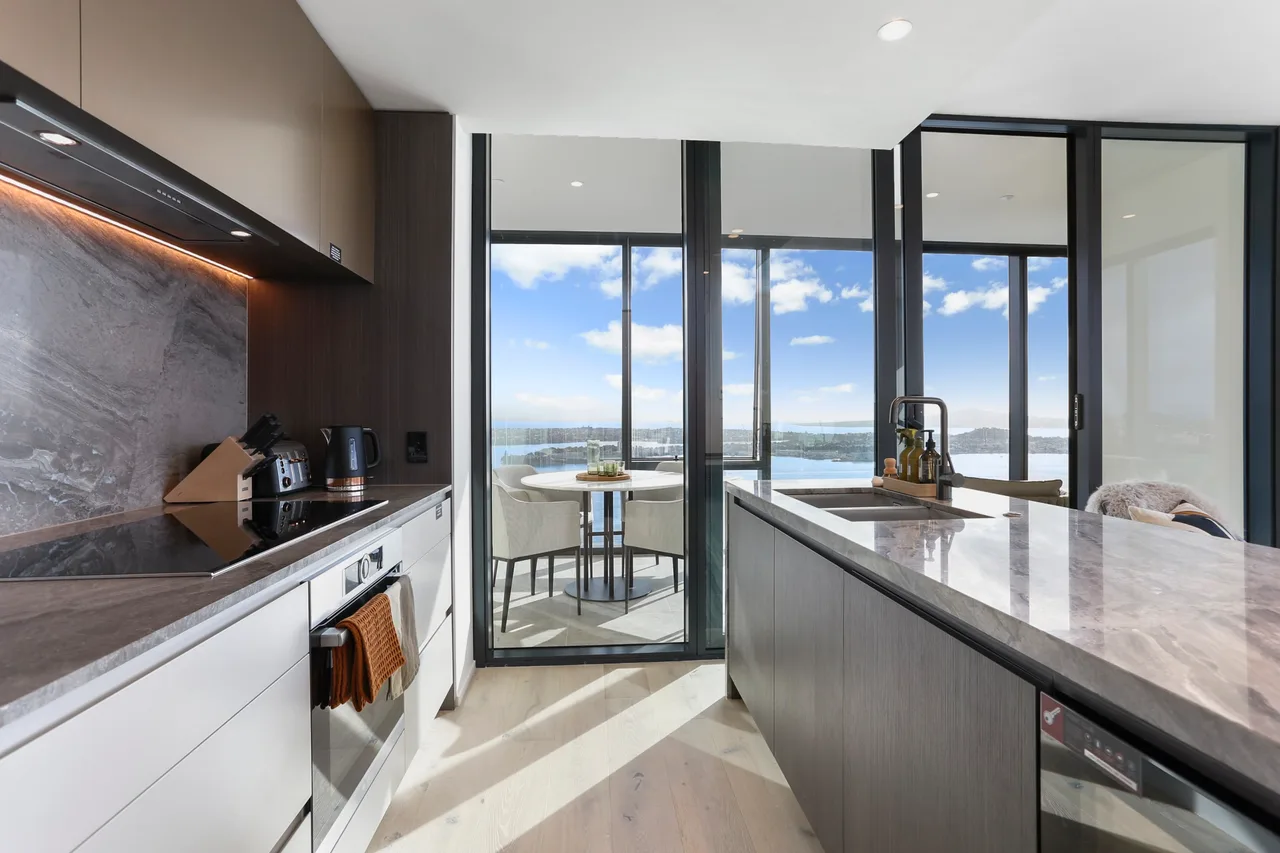City and Harbour Views Apartment in Auckland photo 4