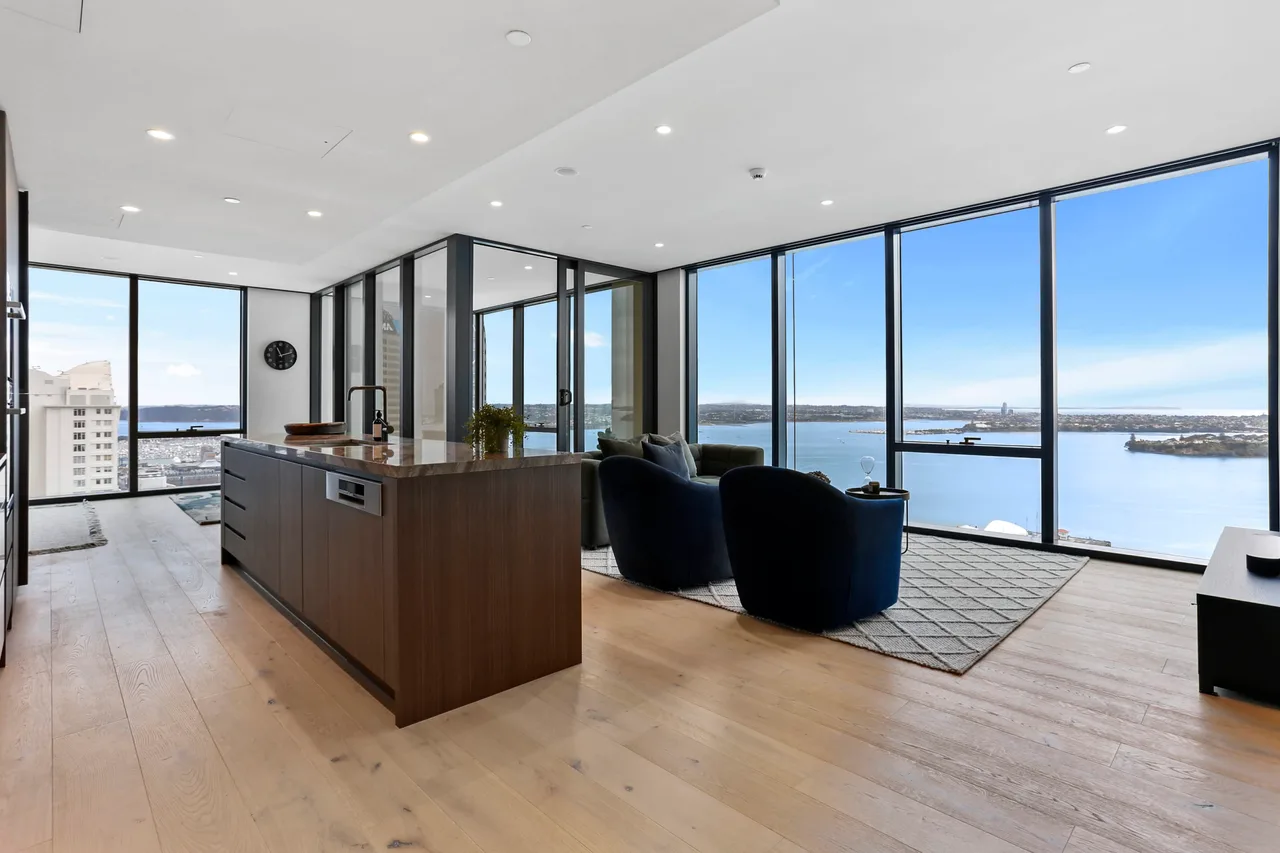 180-Degree Views Apartment in Auckland